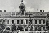 Historické foto blanenské radnice. 