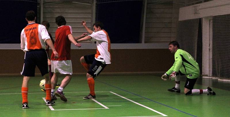 Jedovnický futsalový turnaj Eagle Cuo 2013 vyhrál tým Krakatit.