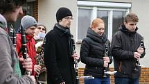 Dechový orchestr Malá Haná zahrál vánoční koledy v osmnácti obcích na Boskovicku a Svitavsku. Například v Cetkovicích.