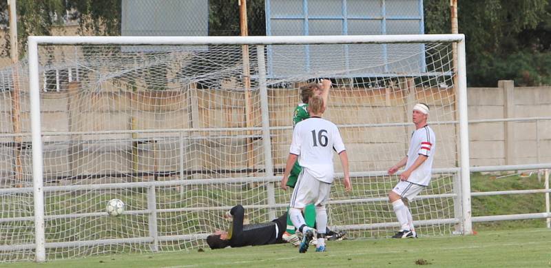 Fotbalisté Rájce-Jestřebí prazili v krajském poháru Slatinu 3:2.