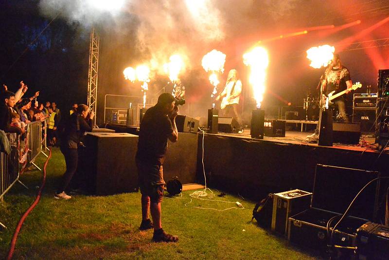 Na prvním ročníku Wostrowfestu vystoupily skupiny The Desperate Mind, Alkehol a Wada Gang.