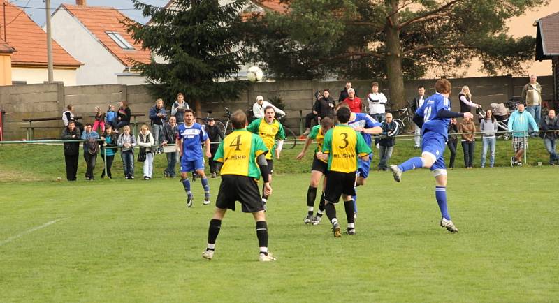 Fotbalisté Ráječka hráli v utkání s Kyjovem většinu zápasu v deseti. Přesto se nakonec radovali z remízy 1:1.