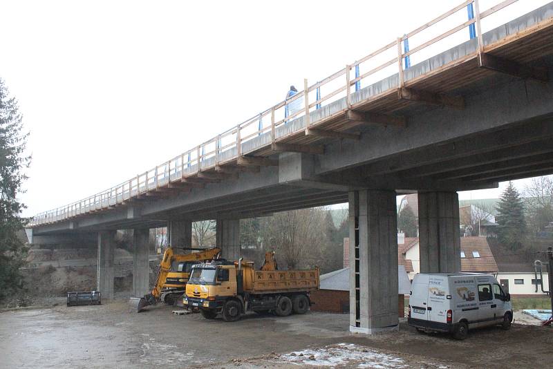 Objížďka skončila. Silničáři otevřeli nový silniční most v Černé Hoře na tahu I/43 Brno – Svitavy.