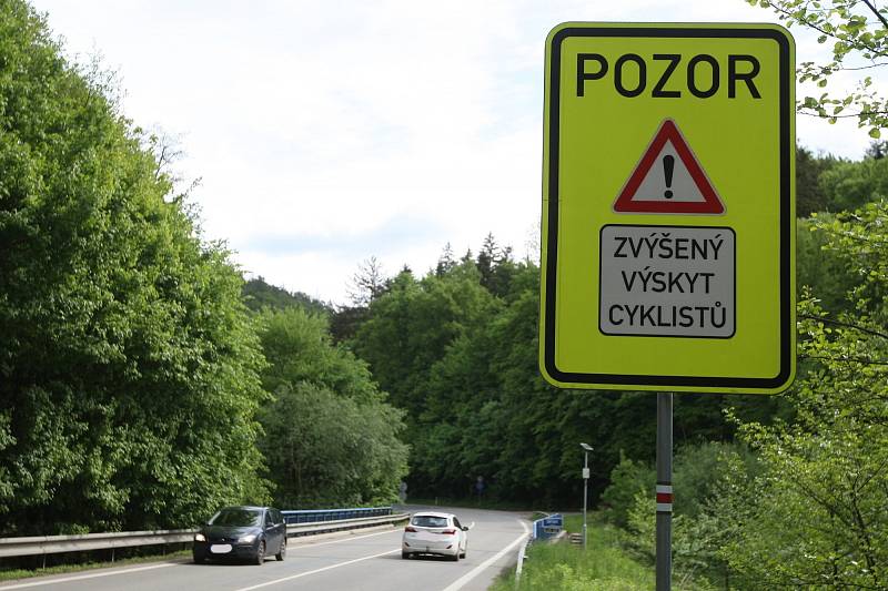 Třetí nejnebezpečnější úsek v Jihomoravském kraji je místo mezi Blanskem a obcí Šebrov-Kateřina. V uplynulých letech tam při dopravních nehodách zemřelo několik lidí. Vesměs motorkářů.