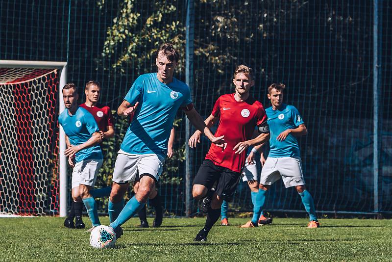 Fotbalisté Sparty (v červeném) v domácím utkání krajského přeboru zdolali Boskovice 2:1.