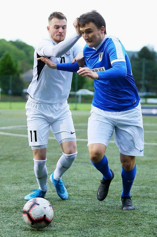 Blanensko (v modrém) v Superlize malého fotbalu dvakrát obrátilo duel s Olomoucí a zajistilo si čtvrtfinále play-off.