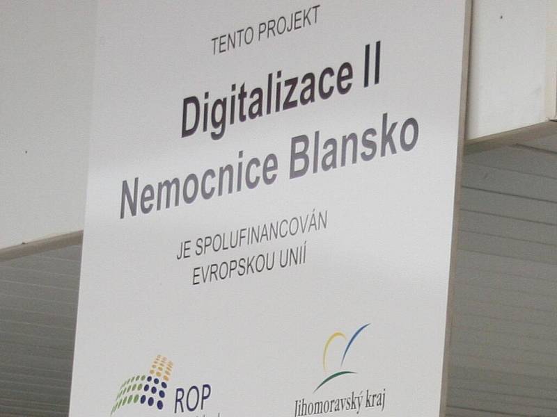 Provoz pracovišť digitalizovaných v rámci projetu druhé fáze digitalizace Nemocnice v Blansku slavnostně zahájila v pátek ředitelka nemocnice Vladimíra Danihelková.