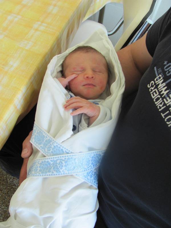 Richard Dražil, 51 cm, 3,38 kg, Bělá u Jevíčka, 8.4.2012