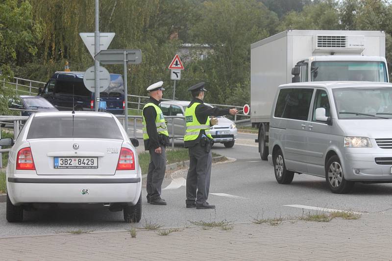 Kvůli nehodě dvou nákladních aut byla v úterý odpoledne asi na tři hodiny zavřená silnice u Černé Hory.