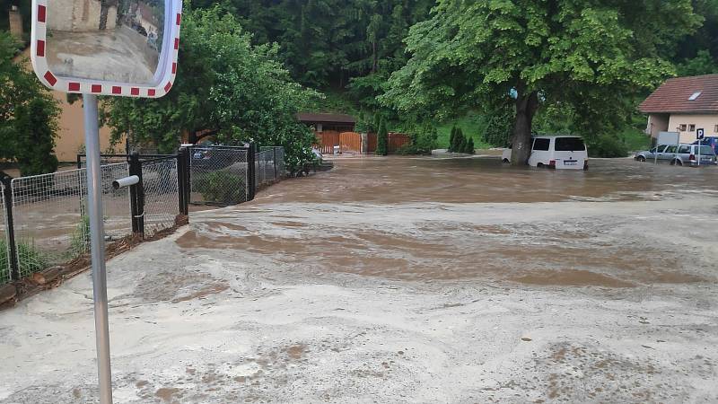 Velkou Roudku propláchla v sobotu blesková povodeň.