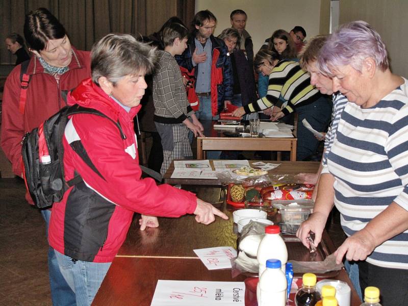 Jedovnický kulturní dům patřil v sobotu regionálním výrobcům a už tradičnímu knižnímu jarmarku. Návštěvníci si mohli prohlédnout také výstavu dětských výtvarníků ze Základní umělecké školy Jedovnice.