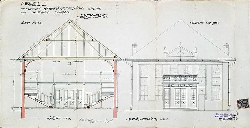 Budova kina postavená během tří měsíců v roce 1921 byla jednoduchost sama, zázemí bylo minimální, součástí sálu velký balkón.