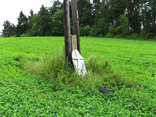 KŘÍŽE A TRAGÉDIE.  V dnešním díle se vypravíme za smírčími kříži a kameny na Žďársko. 