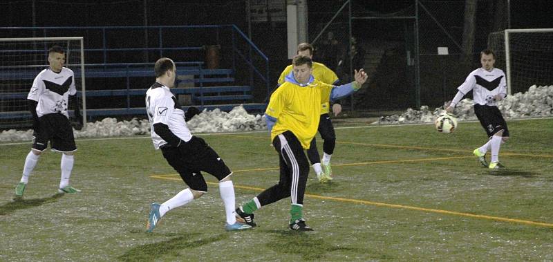 Výsledkem 4:4 skončilo přátelské utkání Blanenska s Olomoucí v Boskovicích. Za domácí výběr nastoupili ostřílení borci Paděra nebo Preč i nováčci. Hosté měli jen dva hráče na střídání. Příští víkend začíná Blanensko Superligu v Jihlavě.