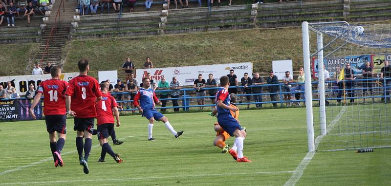 Fotbalisté Blanska porazili v posledním zápase sezony Polnou 3:1 a oslavili vítězství v divizi D. Zápas sledovala rekordní divácká návštěva 1 085 lidí.