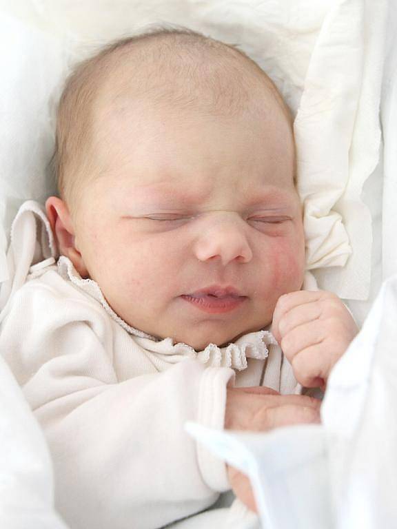 Alexandra Takácsová, 51 cm, 3,10 kg, Vilémovice, 12. 6. 2011, narozena ve Fakultní nemocnici v Brně.