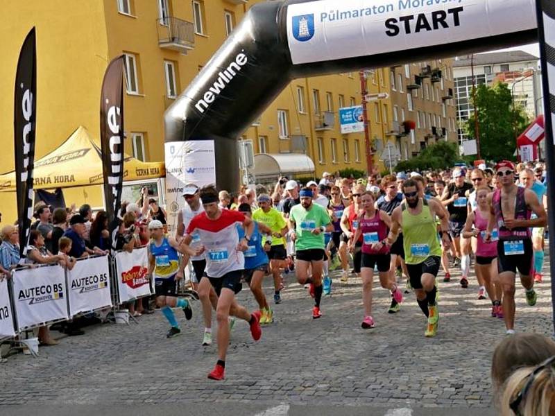 Půlmaraton Moravským krasem 2017 v Blansku.