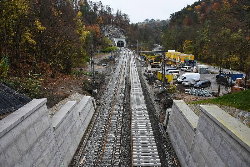 Rekonstrukce železničního koridoru mezi Brnem a Blanskem pokračuje podle plánu. Vlaky tam začnou po roční výluce opět jezdit od 11. prosince.