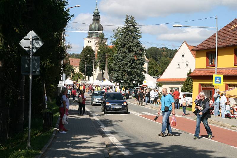 V Kunštátě se konal dvoudenní Hrnčířský jarmark. S pořadovým číslem dvacet sedm. Dorazily tisíce turistů.