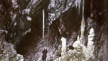 Přední dóm Punkevních jeskyní krátce po objevu v roce 1909.