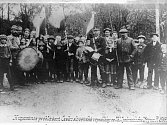 Momentka z Velkých Opatovic zachytila v říjnu 1918 oslavy místních k ukončení války a vzniku nové republiky. O několik dní později vysázeli Opatovičtí šestnáct lip svobody. Do současnosti se zachovala jediná z nich.