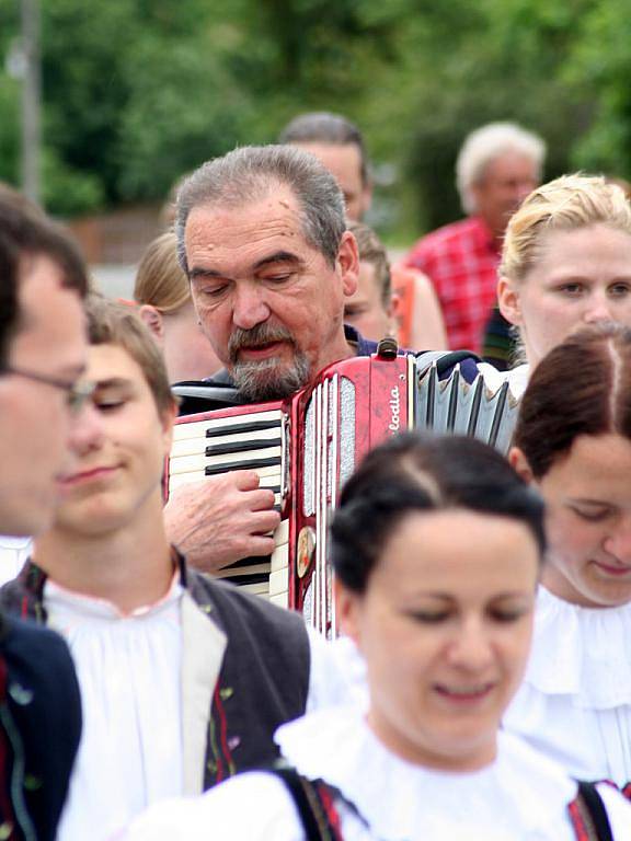 Čtrnáctý ročník Kořeneckých slavností písní a tanců.