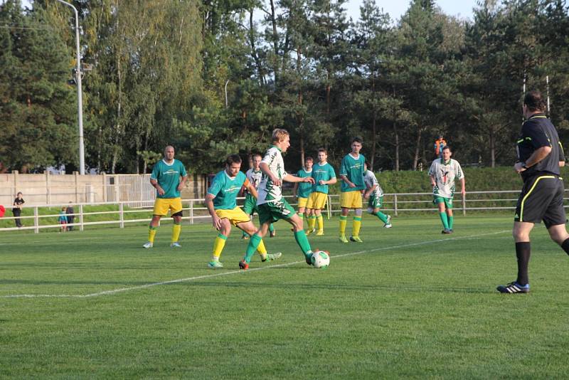 Fotbalisté Rájce-Jestřebí remizovali se Soběšicemi 2:2. Hosté proměnili jen jednu ze dvou penalt, druhou chytil Radim Polák.