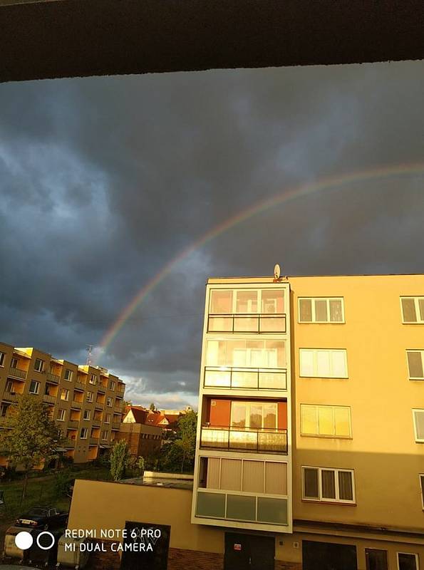 Čtenáři Blanenského deníku Rovnost fotografovali v pondělí na Blanensku a v okolí duhu. Poznáte, kde přesně?