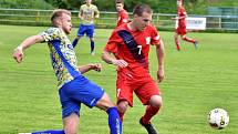 V utkání D skupiny Moravskoslezské divize prohráli fotbalisté FK Blansko (červené dresy)  doma s MSK Břeclav 1:2.