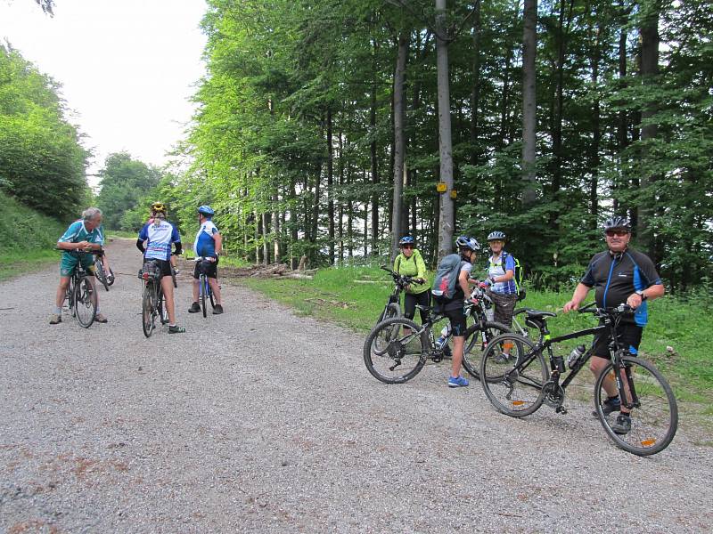 Klepačovská skupina cyklistů vyráží na kolech každou druhou sobotu v měsíci.