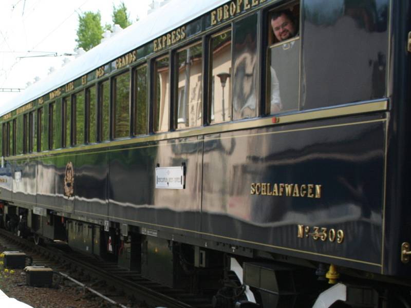 Blanskem projel legendární vlak Orient Express s půlhodinovým zpožděním.