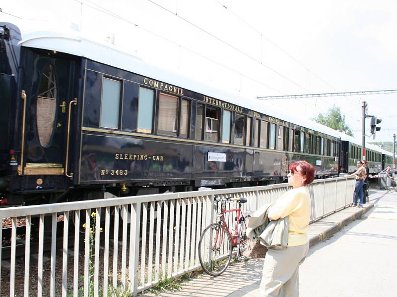 Blanskem projel legendární vlak Orient Express s půlhodinovým zpožděním.