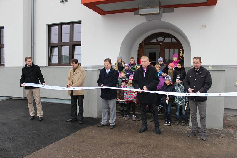 Ukončení projektu snížené energetické náročnosti bakovské sokolovny.