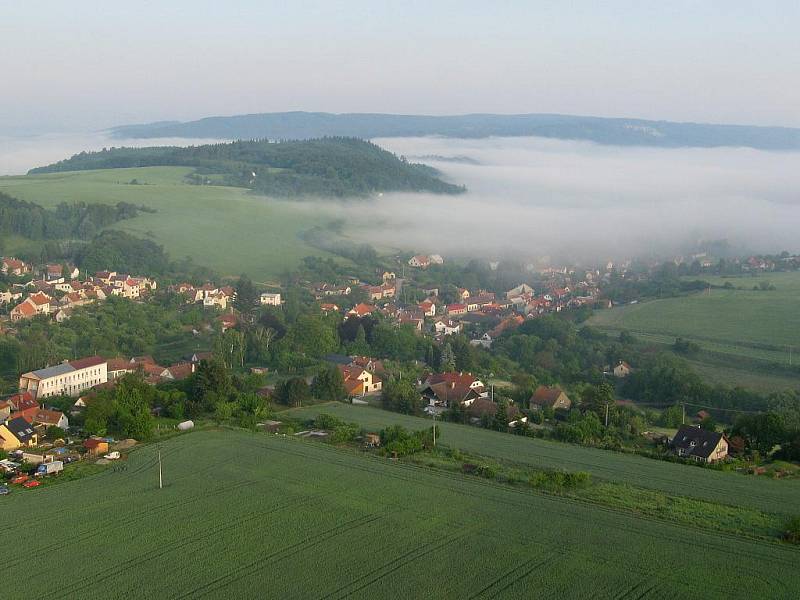 Na snímcích je zachycen let z Rudice do Malhostovic. Okolí Rudice a také Nového hradu. 