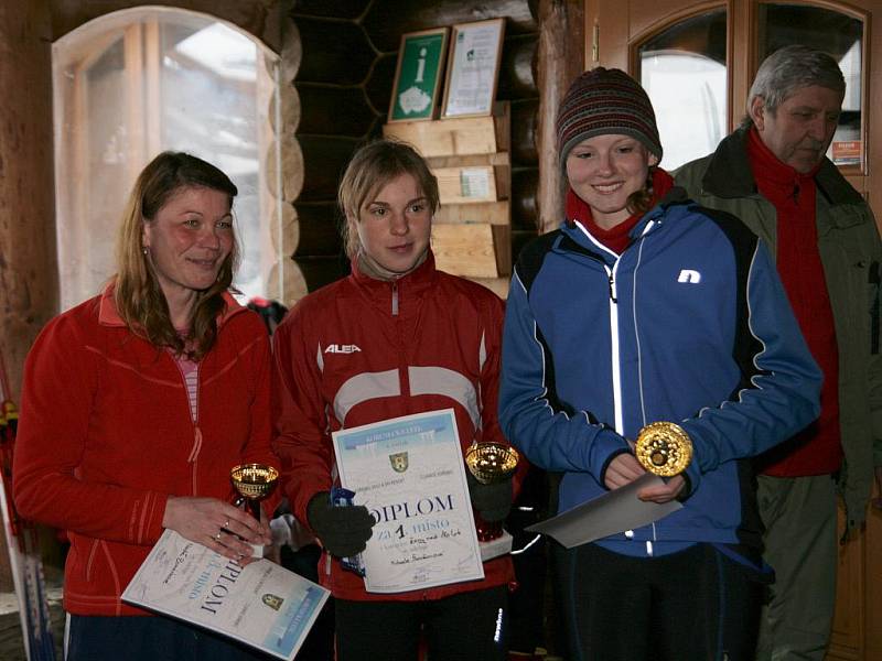 Na čtvrtém ročníku Kořenecké lyže startovalo sedm desítek běžkařů. Mezi muži vyhrál Jaroslav Kouřil. V kategorii žen pak Michaela Šaršonová.