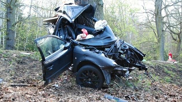 Nehoda u Černé Hory na Blanensku si vyžádala tři oběti. Silnice I/43 byla déle jak tři hodiny neprůjezdná. 