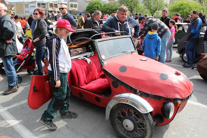 V Boskovicích se o víkendu uskutečnil už jednadvacátý sraz Velorexů. Patří mezi největší v Česku.