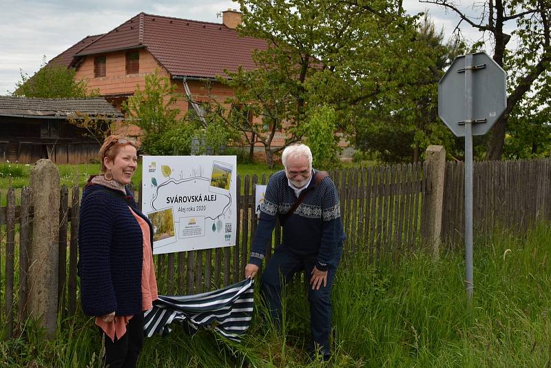 U Svárovské aleje odhalili pamětní desku. FOTO: ARNIKA