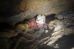 V Moravském krasu u Vilémovic na Blanensku nedávno jeskyňáři objevili desítky metrů pod zemí rozsáhlý podzemní dóm. S nedotčenou krápníkovou výzdobou. Má rozměry přibližně třicet krát třicet metrů.