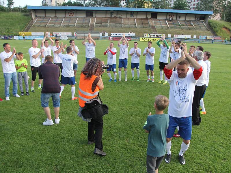 Fotbalisté Blanska porazili v posledním zápase sezony Polnou 3:1 a oslavili vítězství v divizi D. Zápas sledovala rekordní divácká návštěva 1 085 lidí.