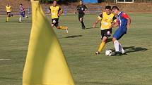 Fotbalisté Blanska porazili v úvodním zápase Rosice (ve žlutém) 3:1.