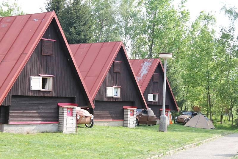 Vidět o víkendu na slinici na Blanensku Velorexy nebylo nic zvláštního. Už pošestnácté se tu konal jejich sraz.