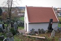 Opravy márnice na židovském hřbitově v Boskovicích míří do finále.