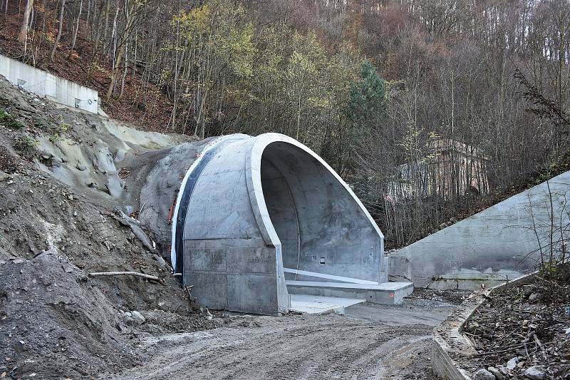 Rekonstrukce železničního koridoru mezi Brnem a Blanskem pokračuje podle plánu. Vlaky tam začnou po roční výluce opět jezdit od 11. prosince.