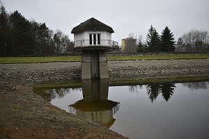 Blanenská Palava se už po opravách poškozeného potrubí v hrázi napouští vodou. Zcela plná ale nebude. Jako každou zimu zůstane výška hladiny zhruba o jeden metr níž než v letním období.