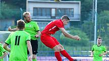 Další domácí porážku utrpěli v krajském přeboru fotbalisté Boskovic (zelené dresy). Po špatném druhém poločase podlehli Tatranu Bohunice vysoko 0:4.