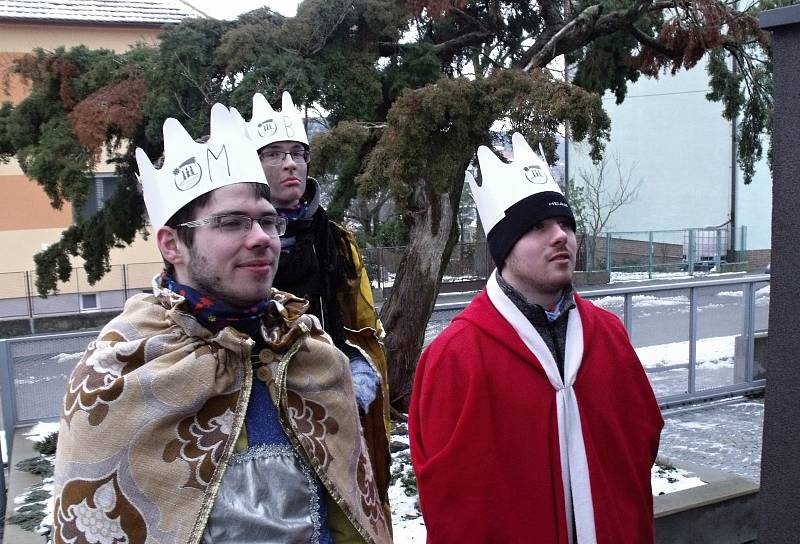 Ulicemi Blanska procházeli v sobotu Tři králové.