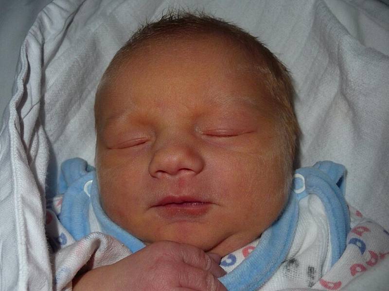    Dominik Dostál, 49 cm, 2,96 kg, 7. 11. 2009, Brumov