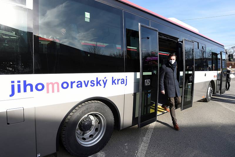 Nové autobusy v barvách Jihomoravského kraje.