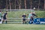 Fotbalisté Rájce-Jestřebí (zelenobílé dresy) v přípravě porazili Kunštát 6:3.